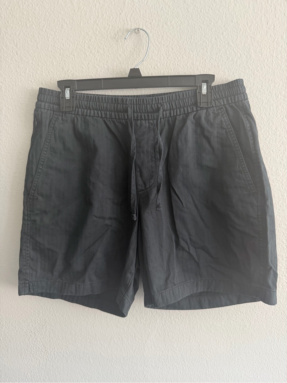 Abercrombie & Fitch Men’s Charcoal Pinstripe Black Elastic Waist Shorts M
